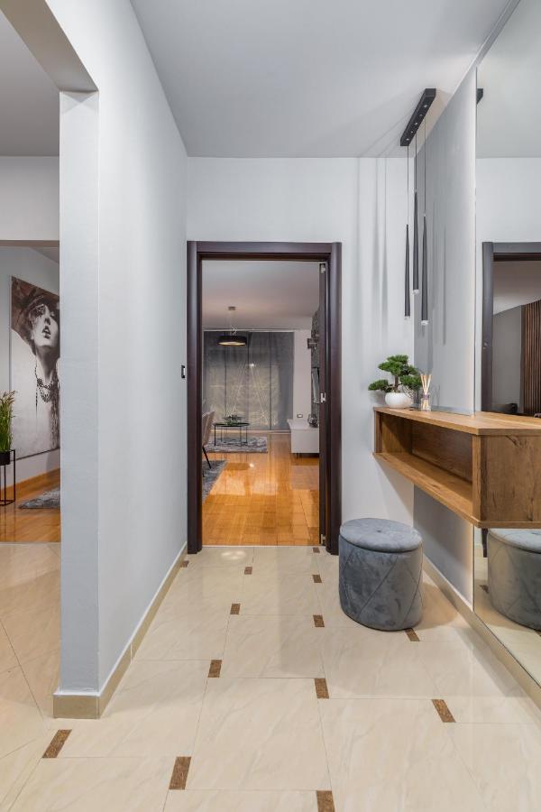 Lux Apartment Teo - New Пула Екстериор снимка