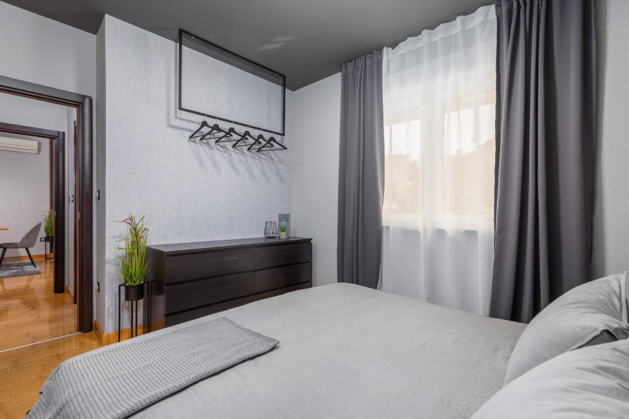 Lux Apartment Teo - New Пула Екстериор снимка